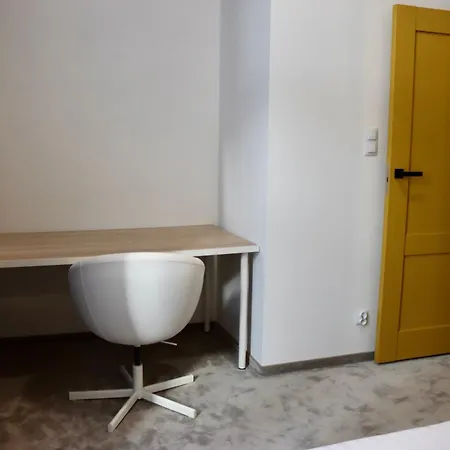 شقة Wolczanska وودج