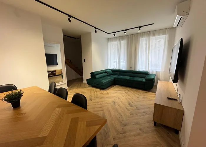 شقة Wolczanska وودج